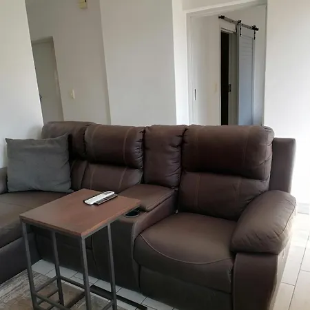 Emabheleni Executive Suites Westpoint Joanesburgo Quarto foto